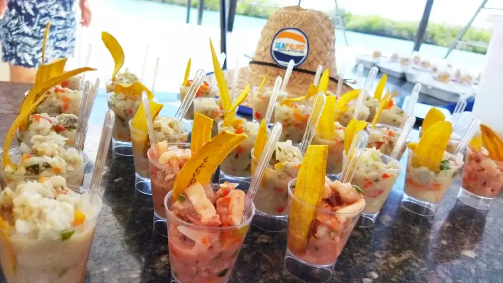 Shot Mixto con pulpo, camarón y almeja. (30 unidades 2 onz)