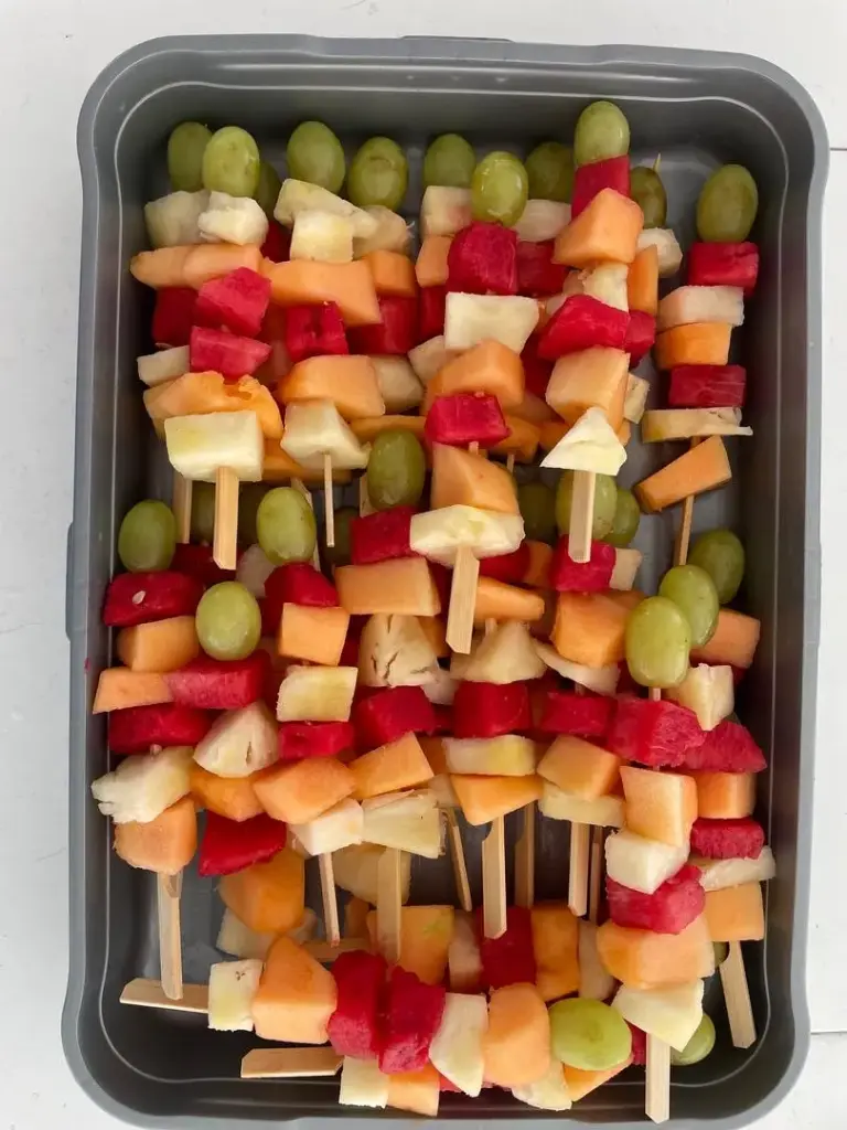 Mini pinchos frutas tropicales (30 unidades)