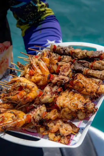 Brochetas Mar y Tierra